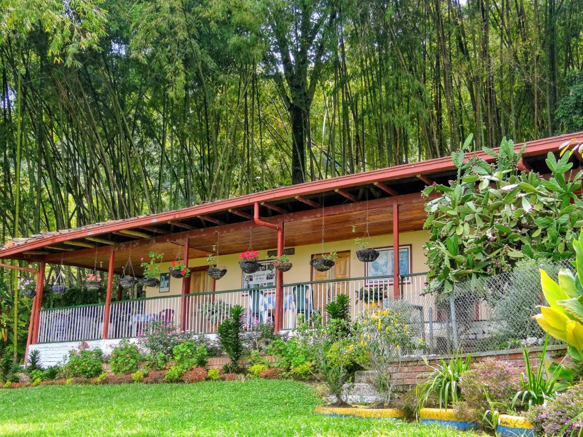 Finca Turistica Los Rosales Перейра Экстерьер фото