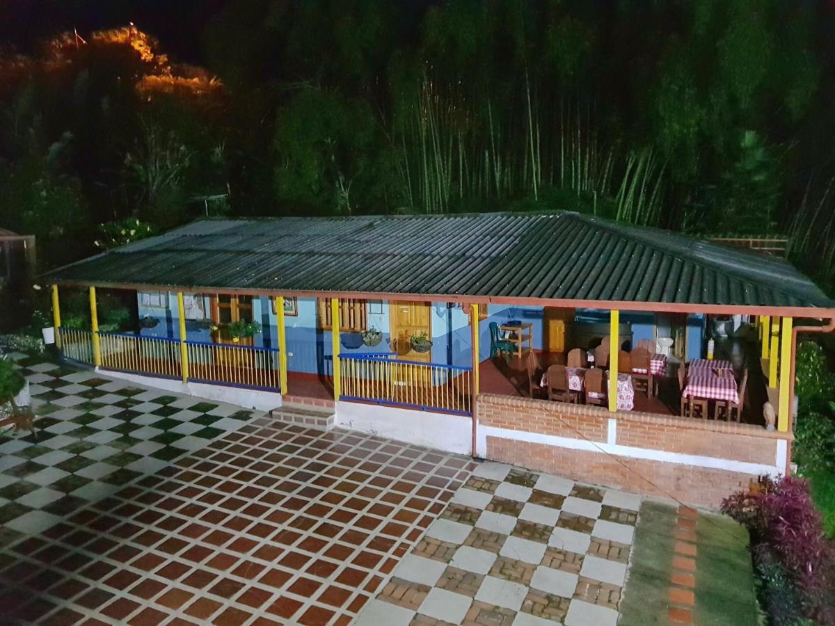 Finca Turistica Los Rosales Перейра Экстерьер фото